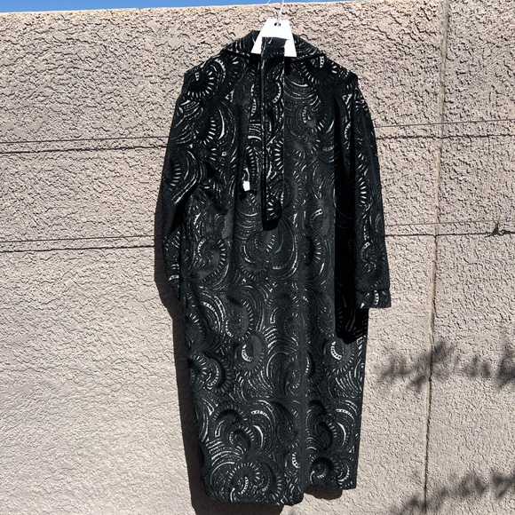 Robert Graham Robe - Picture 9 of 12